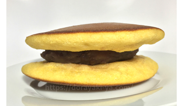 シャトレーゼ特盛り餡どら焼き横面